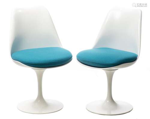 Eero SAARINEN (1910-1961), Deux chaises modèle "Tulip&q...