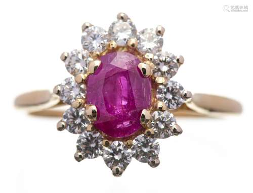 Bague Pompadour en or jaune montée au centre d'un rubis non ...