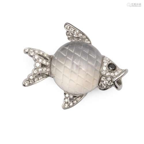 18kt white gold Fish shaped brooch