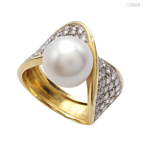 18kt yellow gold ring with Japanese pearl