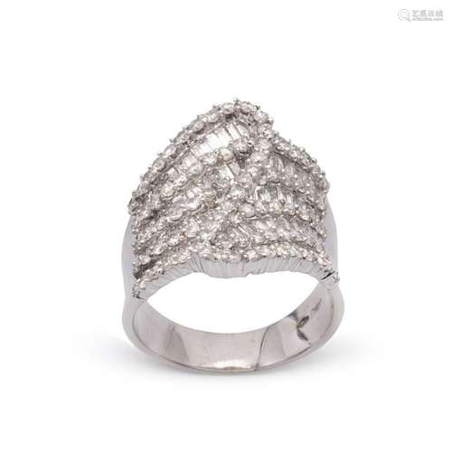 18kt white gold and diamond ring