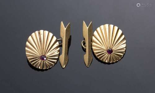 English gold and rubies pair of cufflinks - early 20th centu...