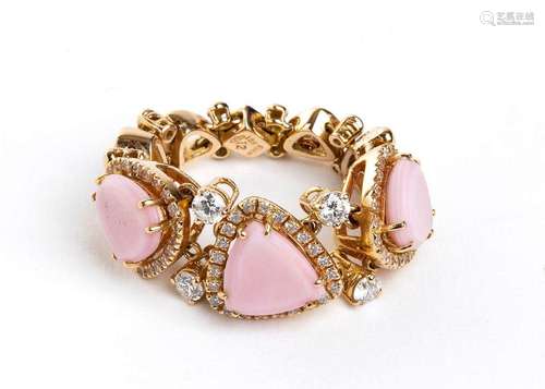 Gold diamond and pink mother of pearl link ring