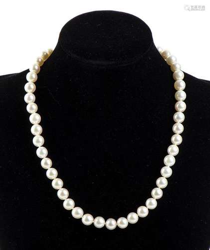 Cultured pearl diamond gold necklace