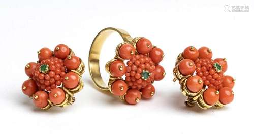 Demi parure comprising a ring and a pair of earrings In gold...