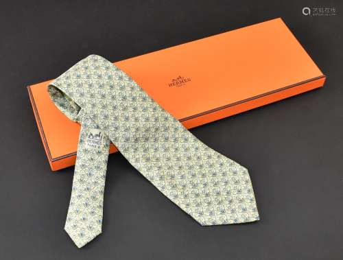 Hermès-Krawatte.