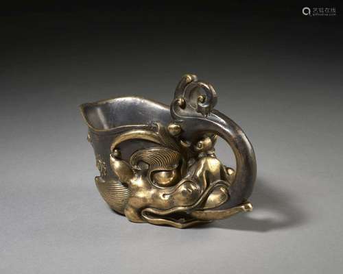 RHYTON EN BRONZE PARTIELLEMENT DORÉ, CHINE