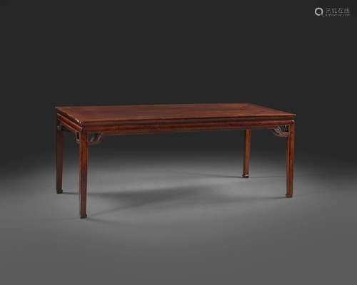 GRANDE TABLE EN BOIS Chine, XXe siècle