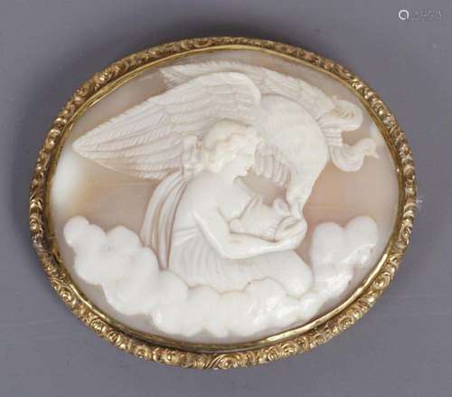 9 CT. GOLD FRAMED CAMEO BROOCH