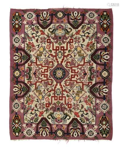 Kilim, Bassarabie, milieu du XXe s., à décor de fleurs styli...