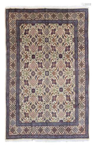 Tapis Sarough, Iran, 2ème moitié du XXe s., à semis de petit...