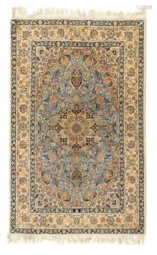 Tapis Ispahan, Iran, 2ème moitié du XXe s., à médaillon cent...