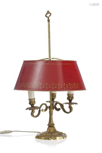 Lampe bouillotte de style Louis XV, en bronze doré, trois fe...