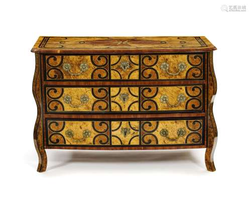 Commode en partie d`époque Louis XIV, probablement Grenoble,...