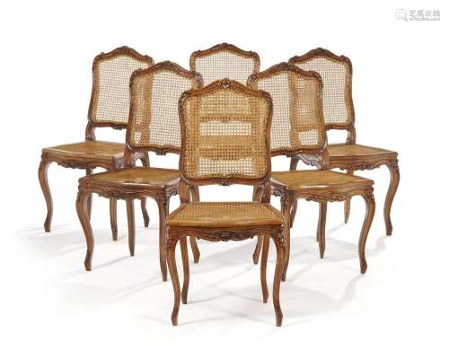 Suite de 6 chaises de style Régence, XIXe s., en hêtre moulu...