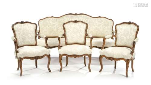 Salon comprenant un canapé et 3 fauteuils d`époque Louis XV,...