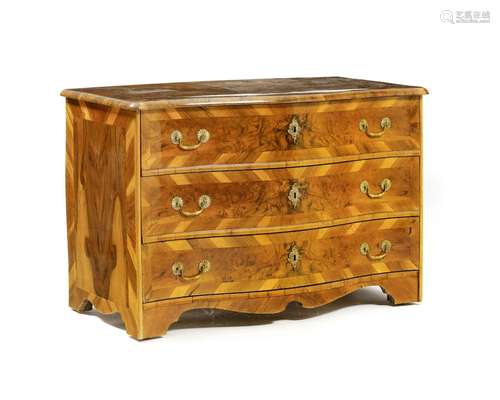 Commode, Berne, XVIIIe s., en placage de noyer et loupe de n...