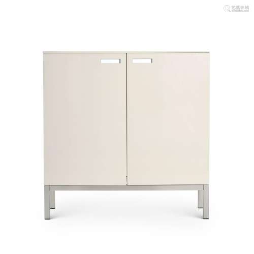 Cabinet, édition Cappellini, XXIe s., en bois laqué beige, o...