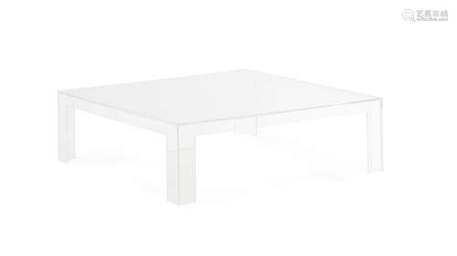 Table basse Invisible Light par Tokujin Yoshioka (né en 1967...