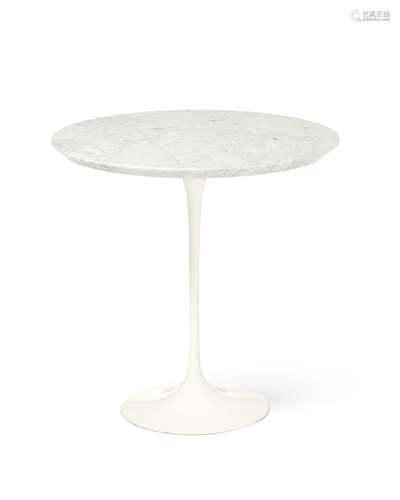 Table d`appoint Saarinen d`après Eero Saarinen (1910-1961), ...