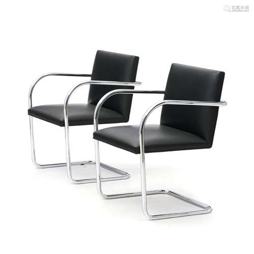 Paire de fauteuils Brno par Ludwig Mies van der Rohe (1886-1...