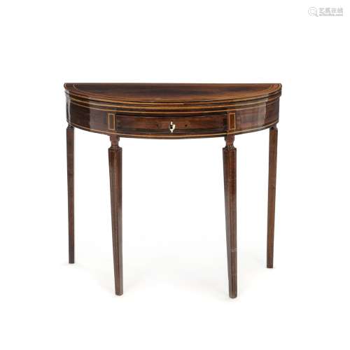 Paire de petites consoles d`appliques, XXe s., en bois peint...