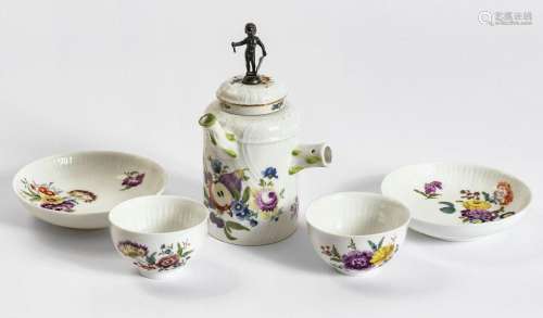A chocolate pot and two bowls with saucers - Meissen, 18th c...