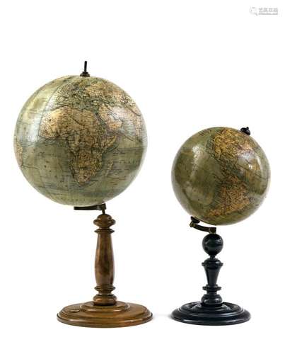 Two terrestrial globes (25 cm and 10 cm) - Leipzig / Berlin,...