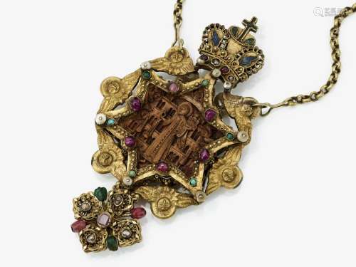 A pectoral pendant with necklace - Carving: probably Berg At...