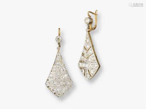 Historical drop earrings decorated with old-cut diamonds - P...