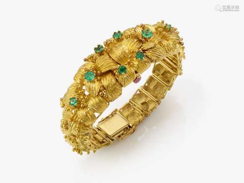 A ladies wristwatch with emeralds - Switzerland, 1970s, JUVE...