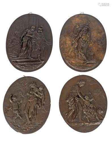 Deux paires de bas-reliefs en bronze à patine foncée à décor...