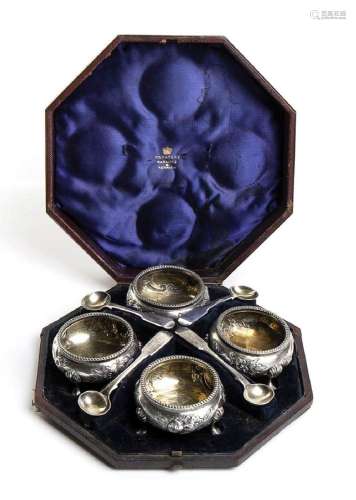 Set of four Victorian English salt cellars - London 1865, ma...