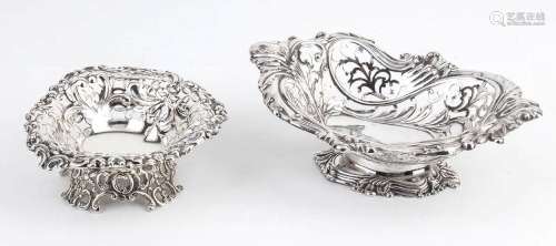 Two English Victorian sterling silver baskets - London 1896,...