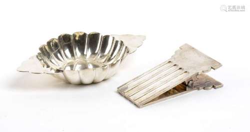 Lot consisting of a sterling silver bowl and a paperweight -...