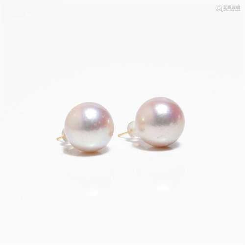 A South Sea pearl choker and earring set