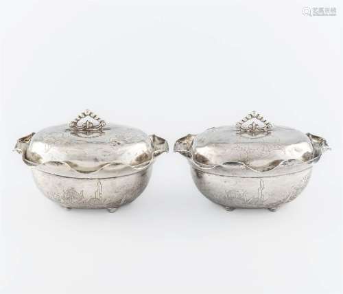 A pair of Chinese export silver lidded dishes