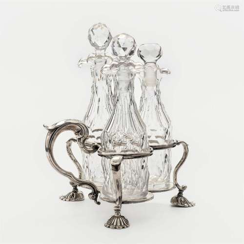 A Victorian sterling silver cruet set