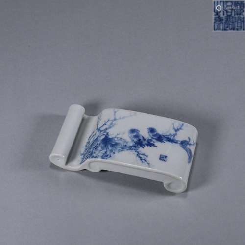 A blue and white bird patterned porcelain ink stand