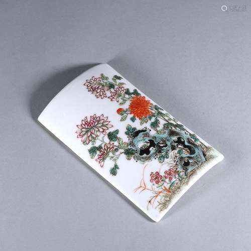 A famille rose flower porcelain arm rest