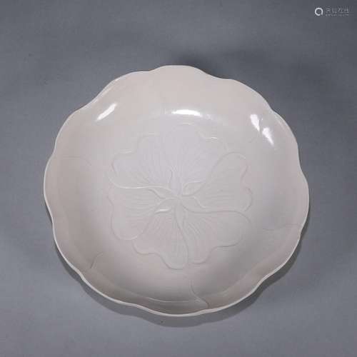 A Ding kiln flower shaped porcelain plate