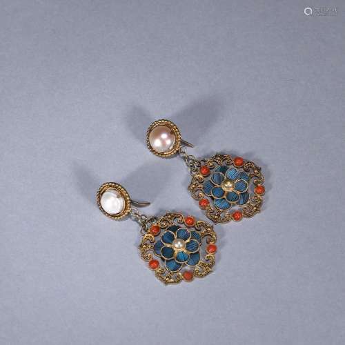 A pair of flower shaped gilding silver tian-tsui earrings