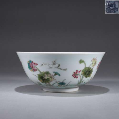 A famille rose crane and lotus porcelain bowl