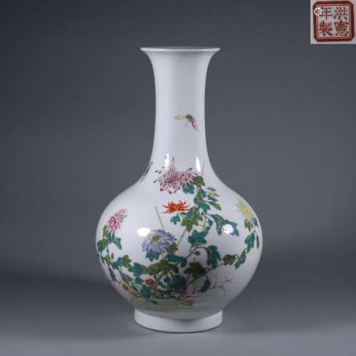 A famille rose flower porcelain tianqiuping
