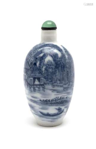 A blue and white snuff bottle