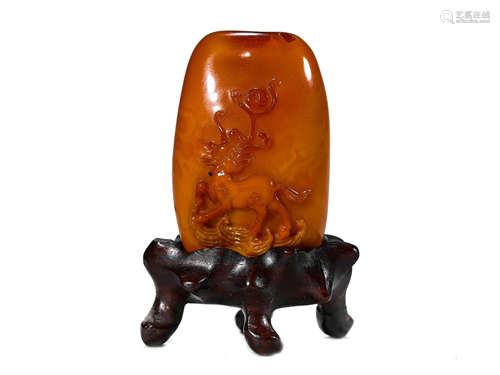 Beeswax Kylin Snuff Bottle