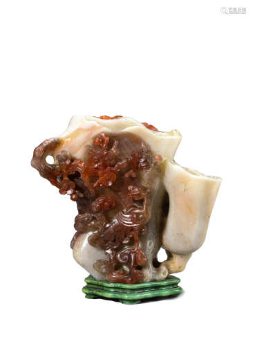 Agate Phoenix and Lingzhi Cup