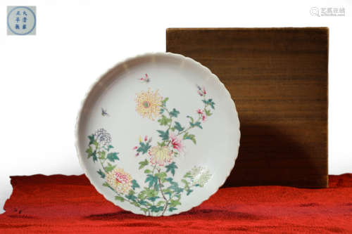 Famille Rose Flower and Butterfly Dish, Yongzheng Mark