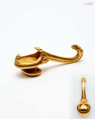 A gold belt and garment hook Warring States (475 to 221 BCE)
