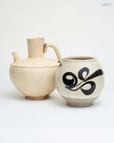 A jiexiu-ware white-glazed pottery ewer, and a cizhou slip-p...